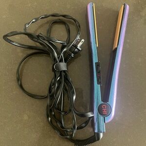CHI ceramic flat iron one inch iridescent finish
